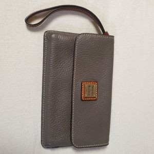 Dooney & Bourke wristlet